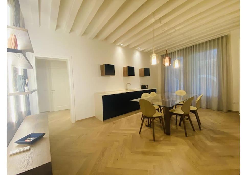 Sweet Time Venice, Luxury San Marco Frezzaria Apt! Luaran gambar