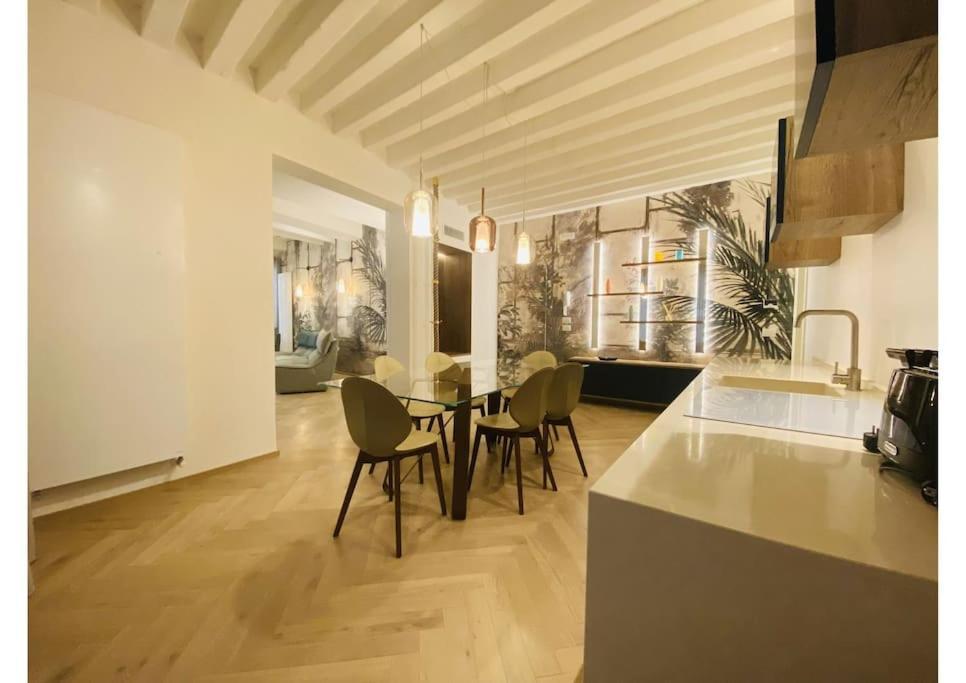 Sweet Time Venice, Luxury San Marco Frezzaria Apt! Luaran gambar