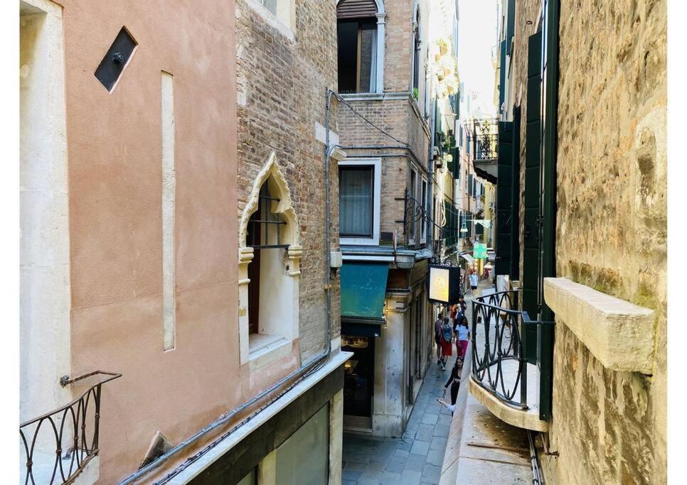 Sweet Time Venice, Luxury San Marco Frezzaria Apt! Luaran gambar