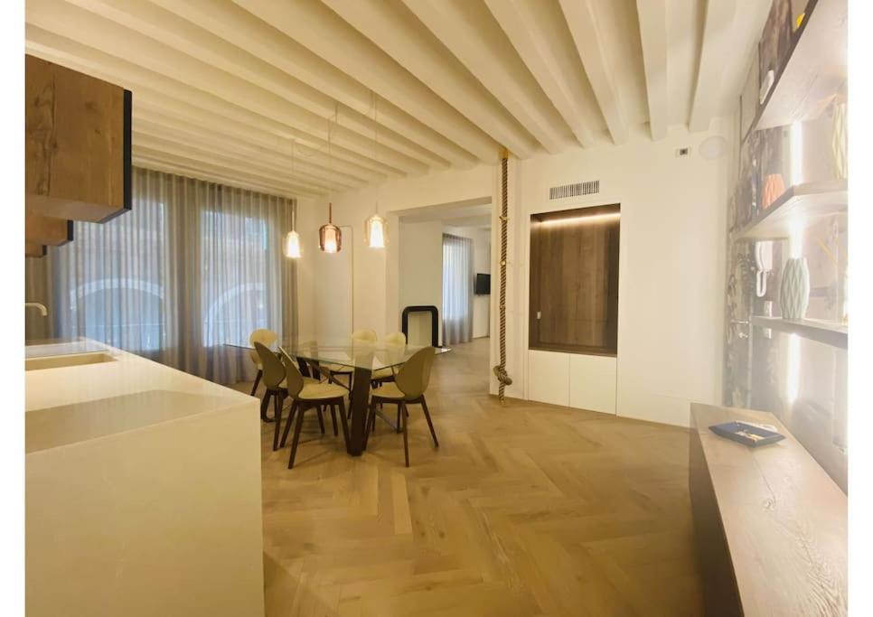 Sweet Time Venice, Luxury San Marco Frezzaria Apt! Luaran gambar